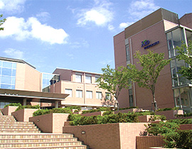 畿央大学
